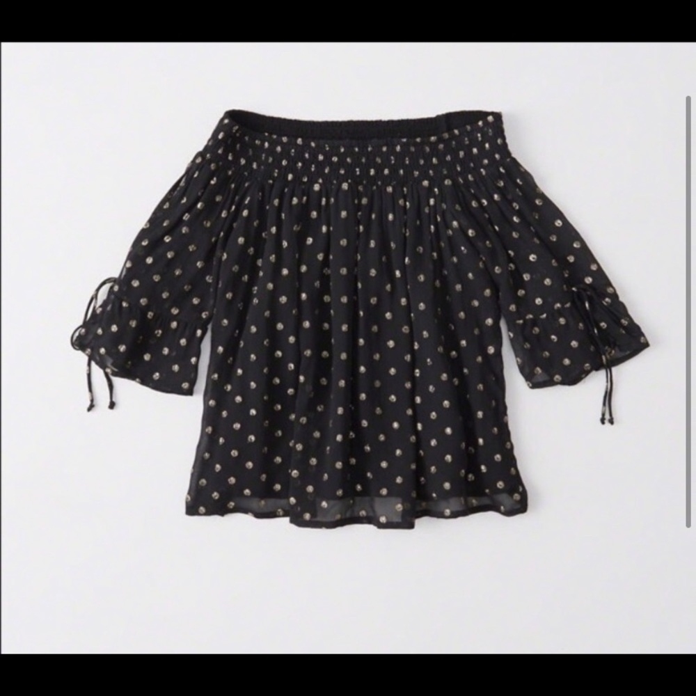 💖A&F black and gold poka dot off the shoulder top